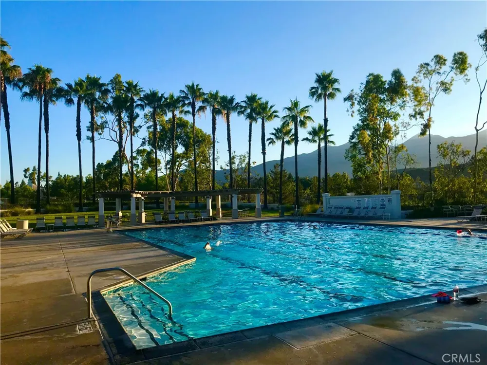 54 Paseo Viento Rancho Santa Margarita, CA 92688