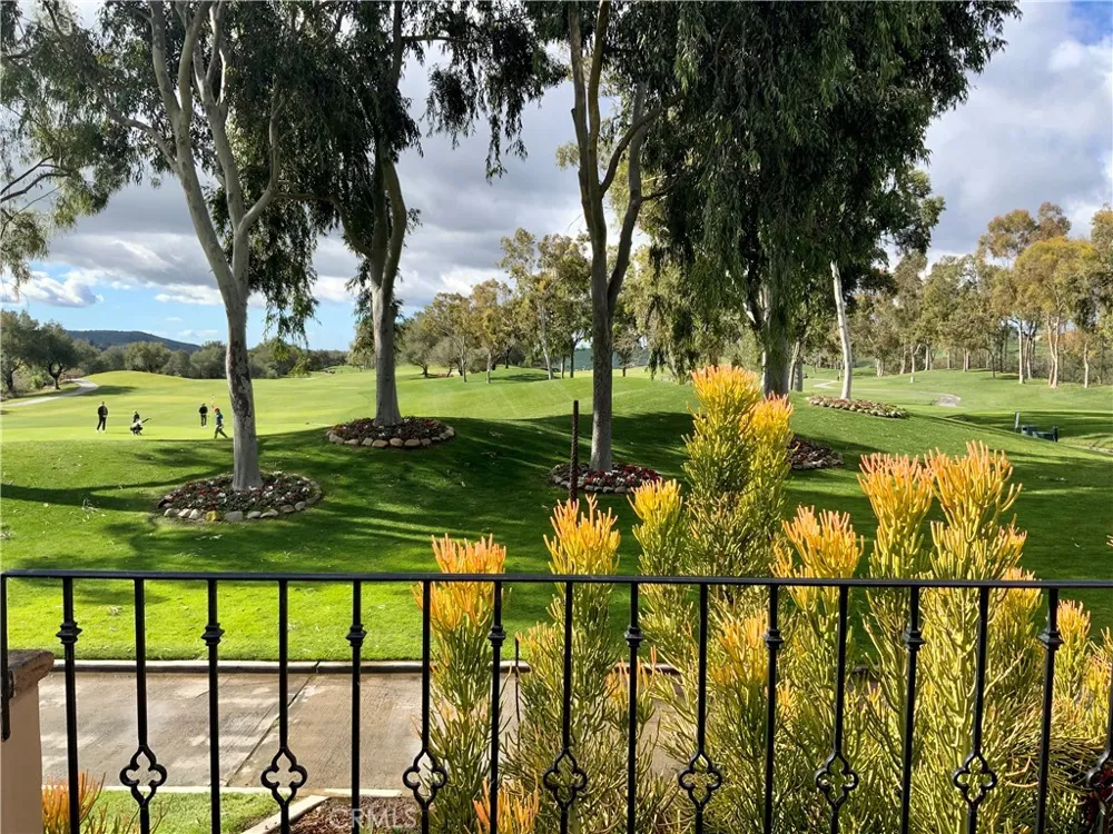 54 Paseo Viento Rancho Santa Margarita, CA 92688
