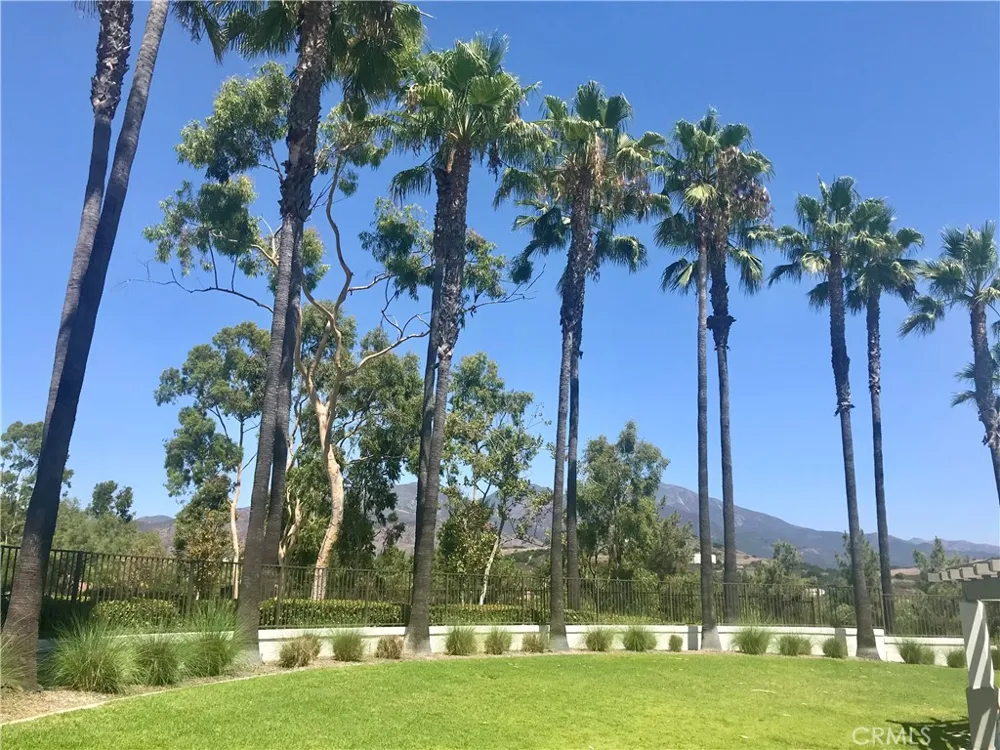 54 Paseo Viento Rancho Santa Margarita, CA 92688