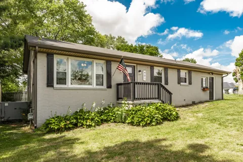 401 Weaver Ln