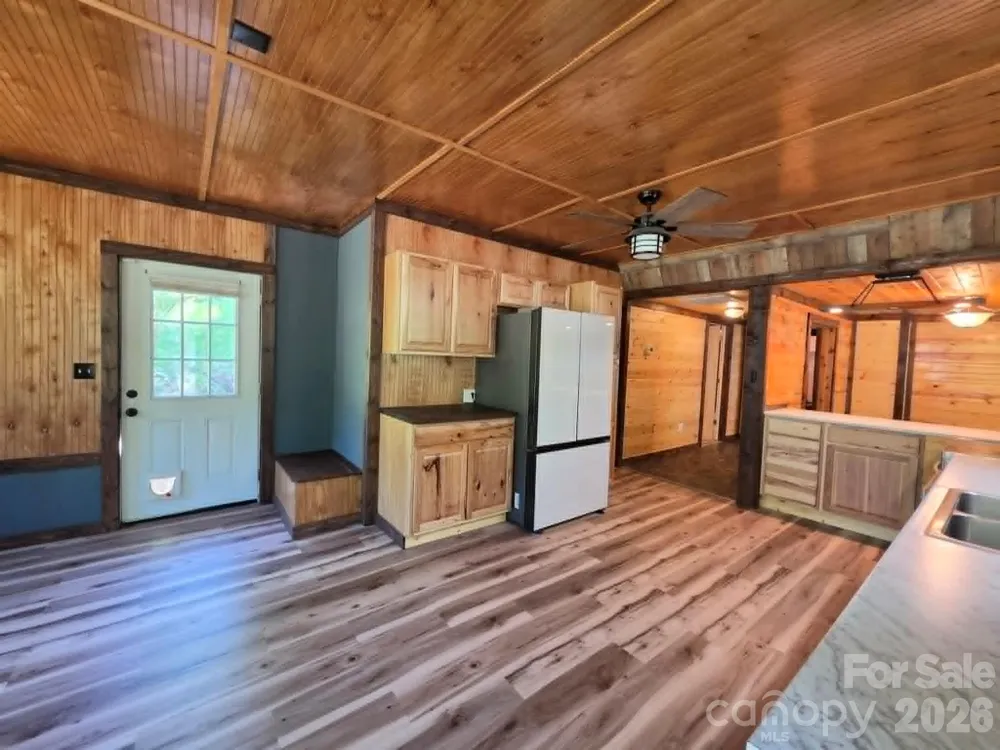 92 Buchanan Drive Bakersville, NC 28705