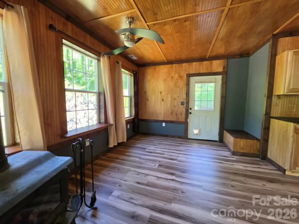 92 Buchanan Drive Bakersville, NC 28705