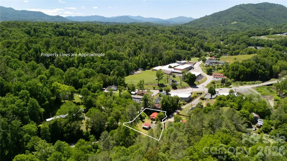 92 Buchanan Drive Bakersville, NC 28705