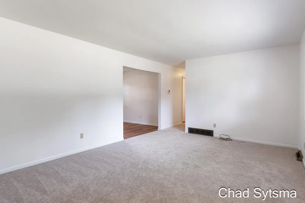 1643 Stonewood Drive SE Lowell, MI 49331