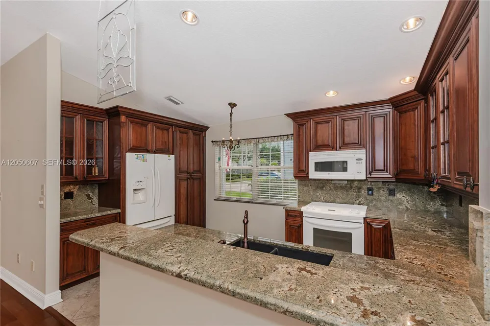 9852 NW 9th Ct Plantation, FL 33324