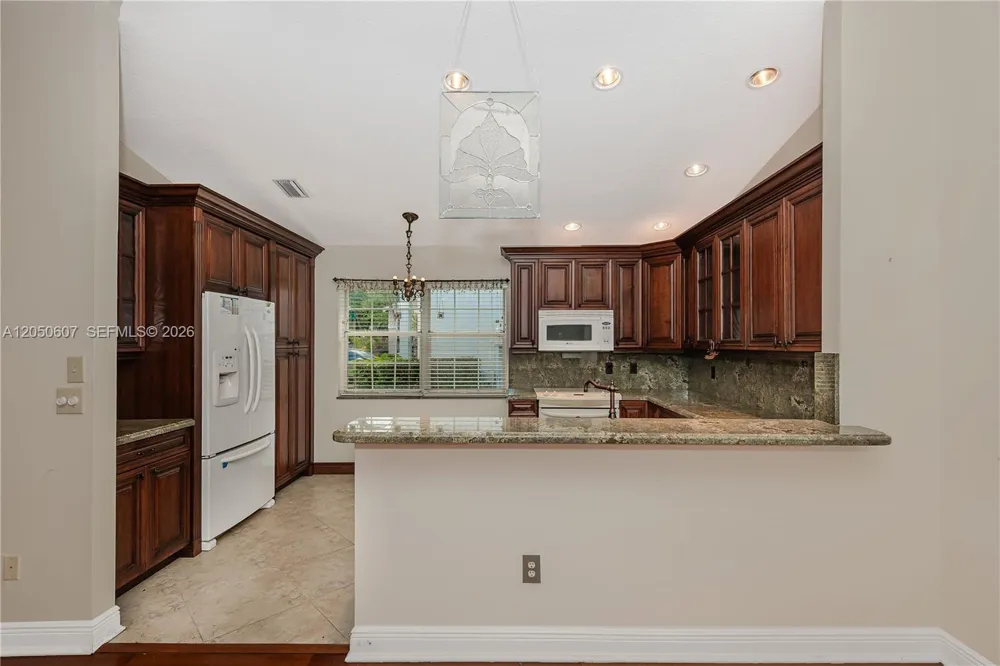 9852 NW 9th Ct Plantation, FL 33324