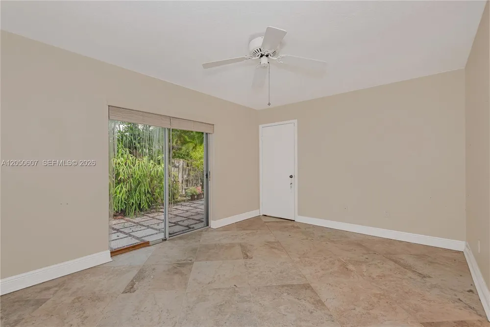 9852 NW 9th Ct Plantation, FL 33324
