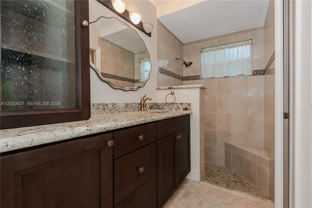 9852 NW 9th Ct Plantation, FL 33324