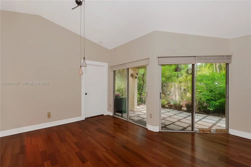 9852 NW 9th Ct Plantation, FL 33324