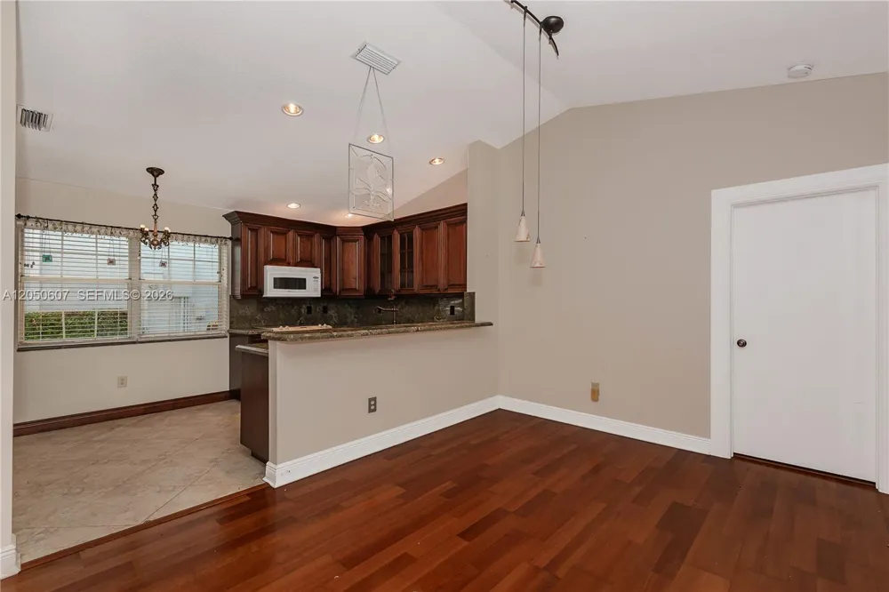 9852 NW 9th Ct Plantation, FL 33324