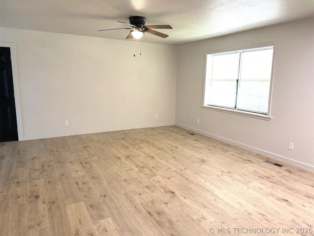 307 E Barclay Street Henryetta, OK 74437