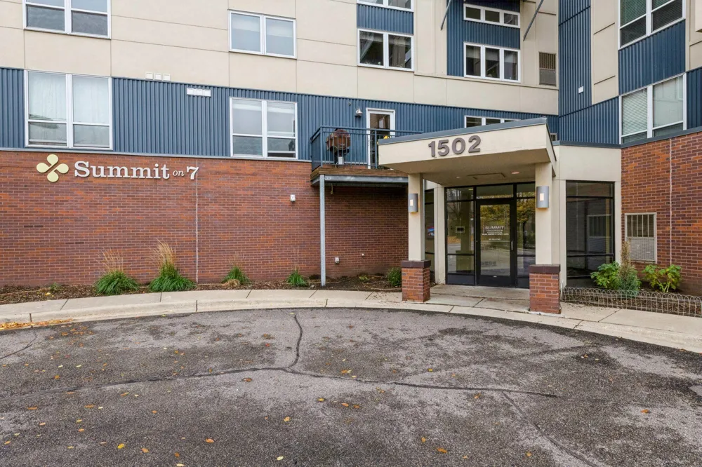 1502 5th Street #313 Hopkins, MN 55305