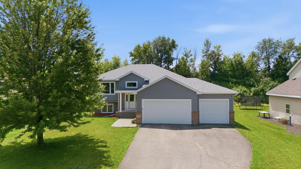 9155 Fairway Hill Drive Elko New Market, MN 55020
