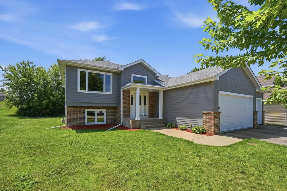 9155 Fairway Hill Drive Elko New Market, MN 55020