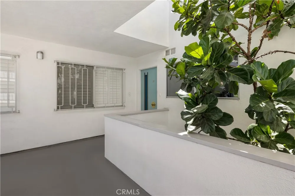 4343 Finley Avenue #27 Los Angeles, CA 90027
