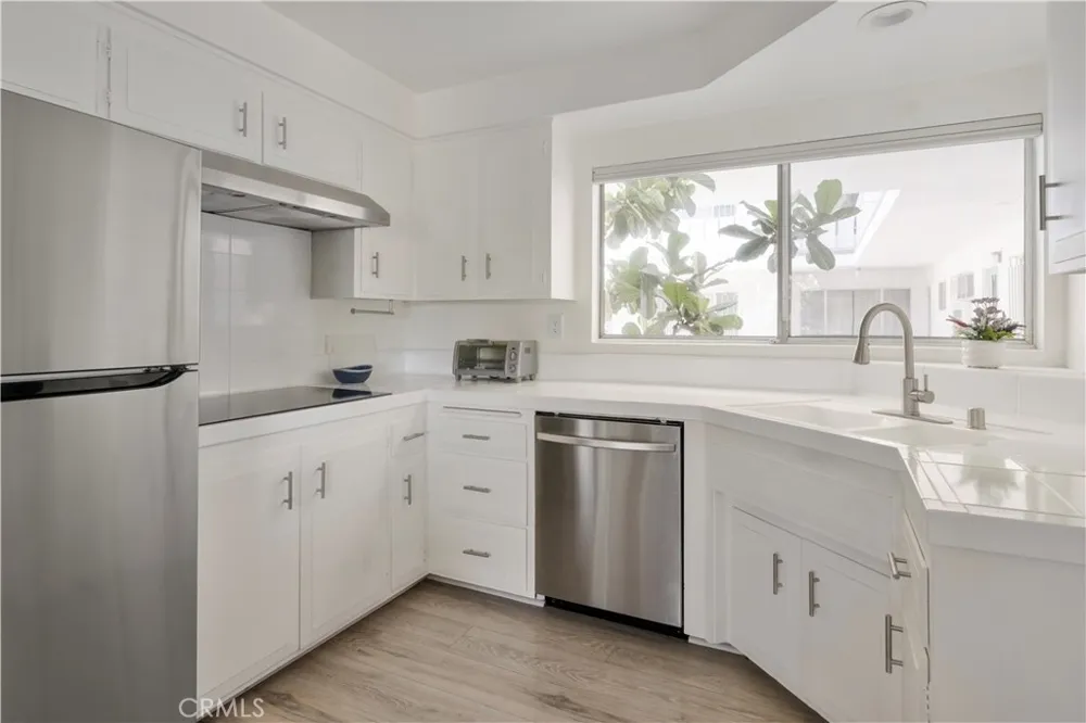 4343 Finley Avenue #27 Los Angeles, CA 90027