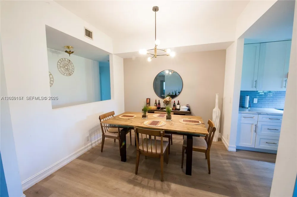 16301 Malibu Dr #79 Weston, FL 33326