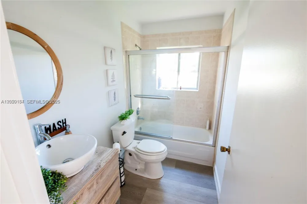 16301 Malibu Dr #79 Weston, FL 33326