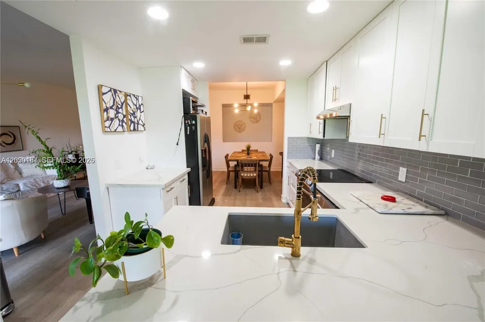 16301 Malibu Dr #79 Weston, FL 33326