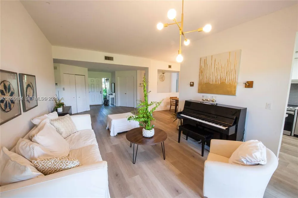 16301 Malibu Dr #79 Weston, FL 33326