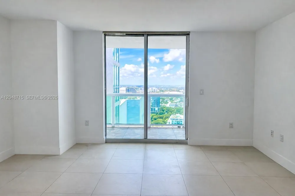1800 Bayshore Dr #4102 Miami, FL 33132