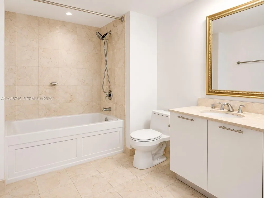 1800 Bayshore Dr #4102 Miami, FL 33132