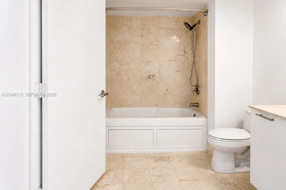 1800 Bayshore Dr #4102 Miami, FL 33132