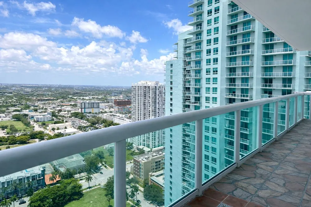 1800 Bayshore Dr #4102 Miami, FL 33132