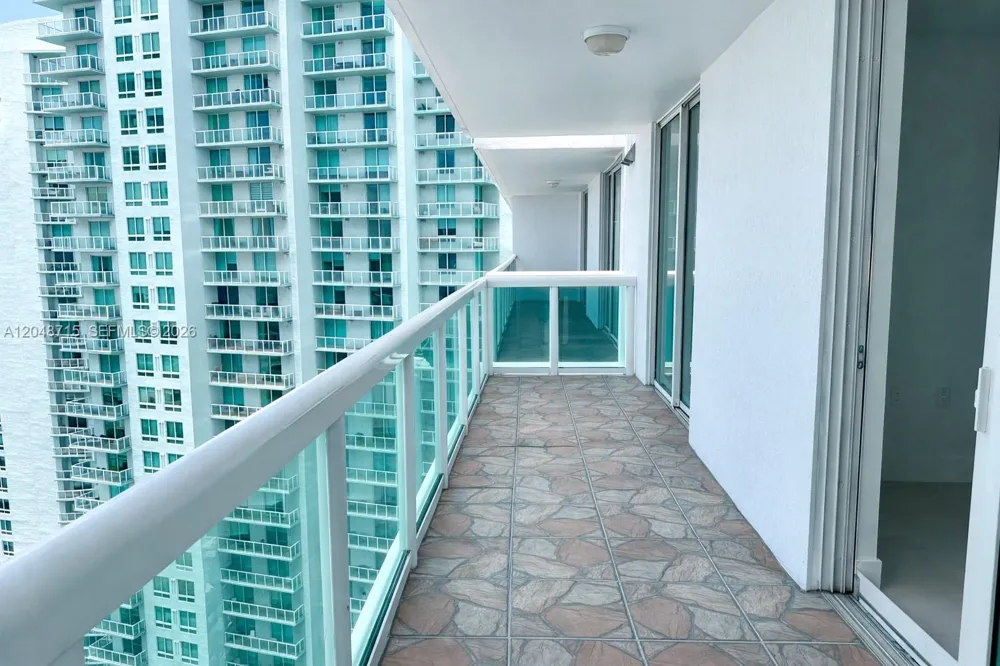 1800 Bayshore Dr #4102 Miami, FL 33132