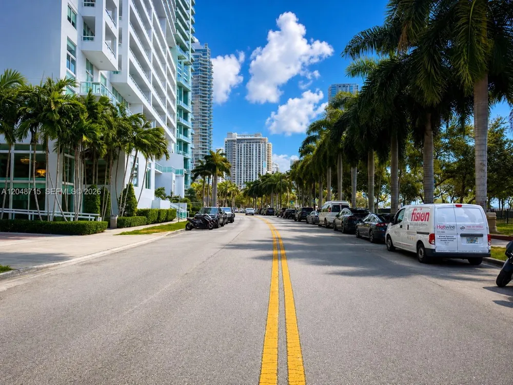 1800 Bayshore Dr #4102 Miami, FL 33132