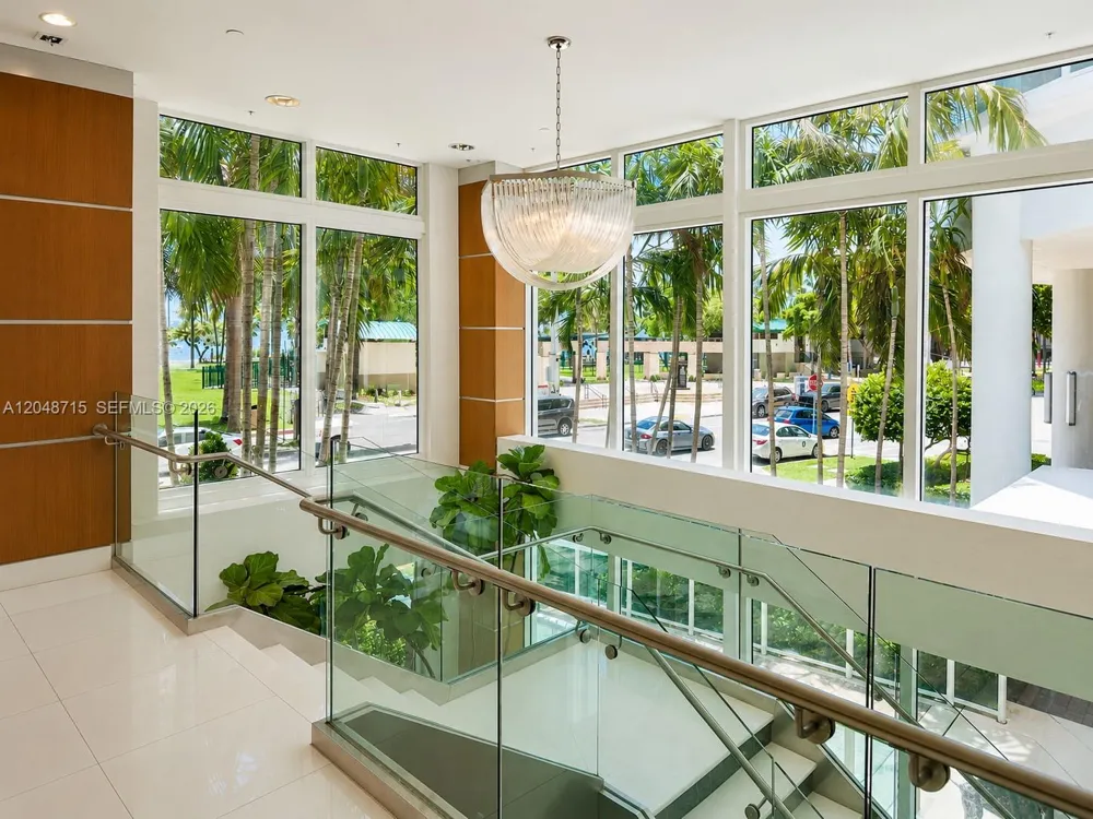 1800 Bayshore Dr #4102 Miami, FL 33132