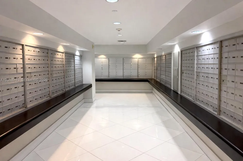 1800 Bayshore Dr #4102 Miami, FL 33132