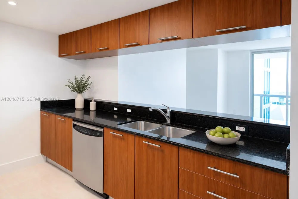 1800 Bayshore Dr #4102 Miami, FL 33132