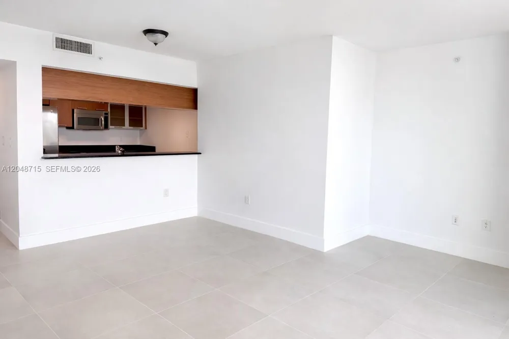 1800 Bayshore Dr #4102 Miami, FL 33132