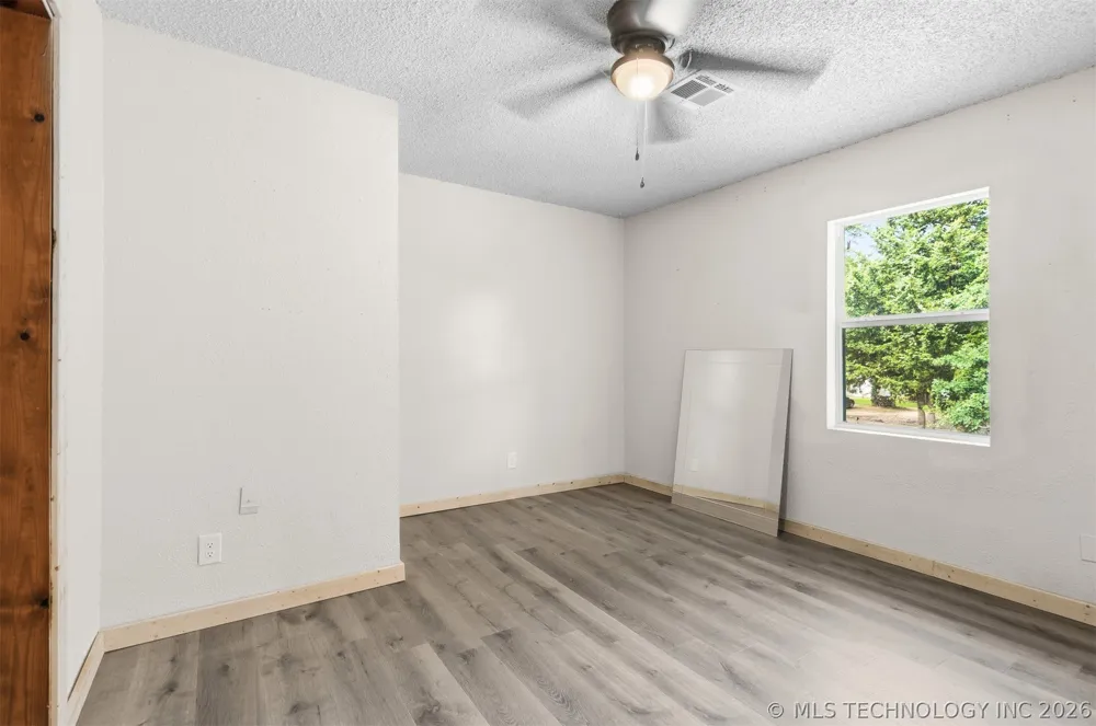 4268 Chickasaw Road Kingston, OK 73439