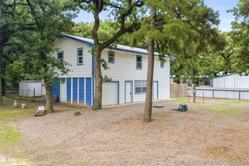 4268 Chickasaw Road Kingston, OK 73439