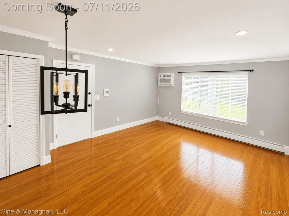 433 Miller Avenue #203 Rochester City, MI 48307