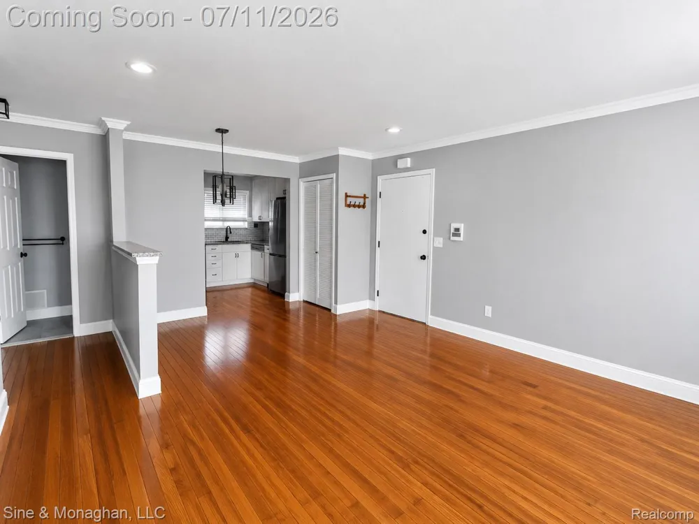 433 Miller Avenue #203 Rochester City, MI 48307