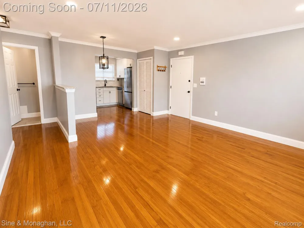 433 Miller Avenue #203 Rochester City, MI 48307