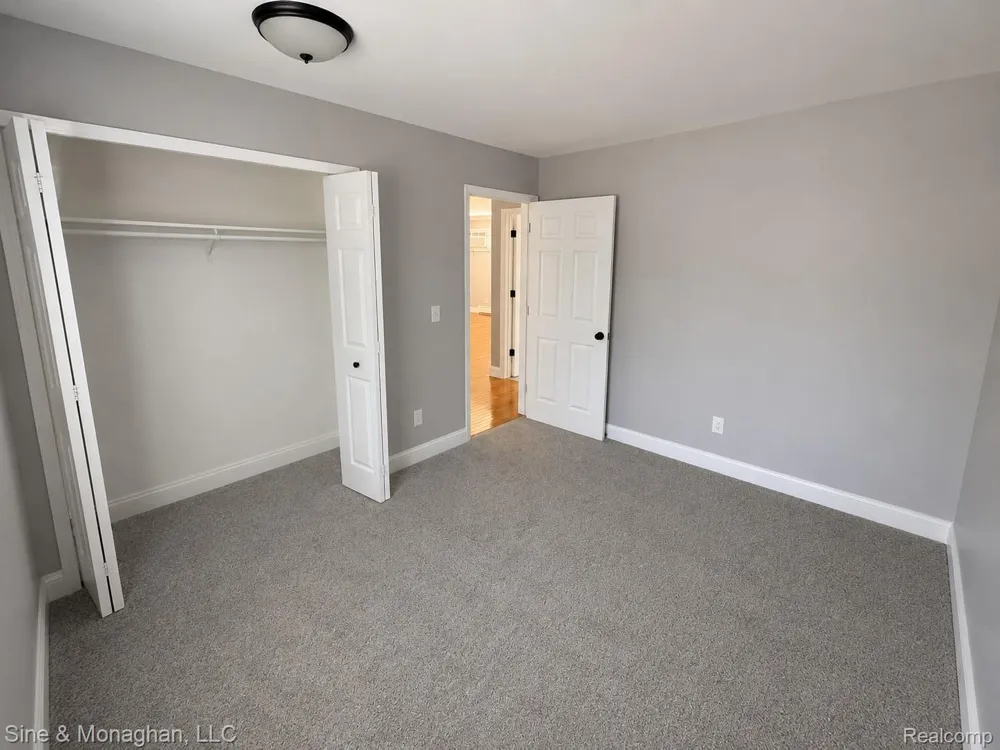 433 Miller Avenue #203 Rochester City, MI 48307