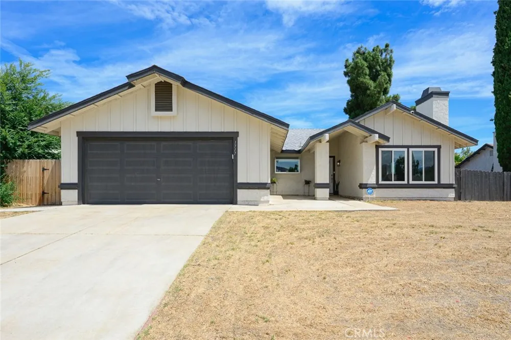 1717 E Avenue R3 Palmdale, CA 93550
