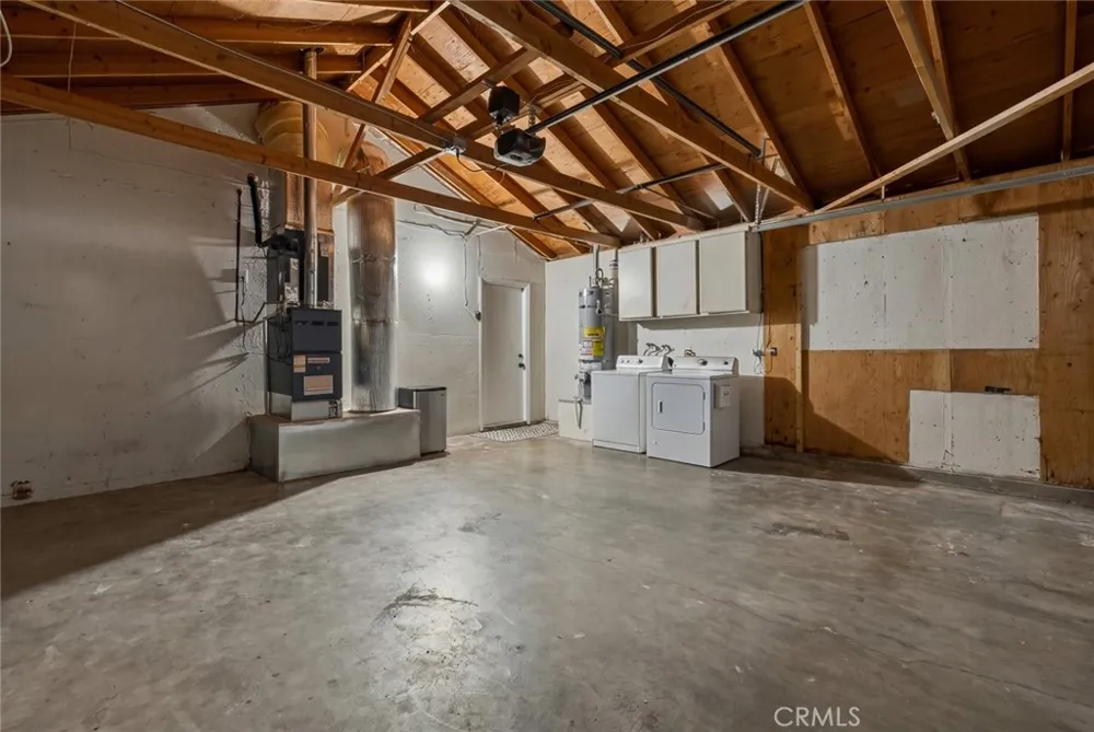 1717 E Avenue R3 Palmdale, CA 93550