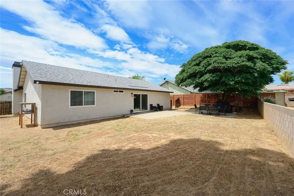 1717 E Avenue R3 Palmdale, CA 93550