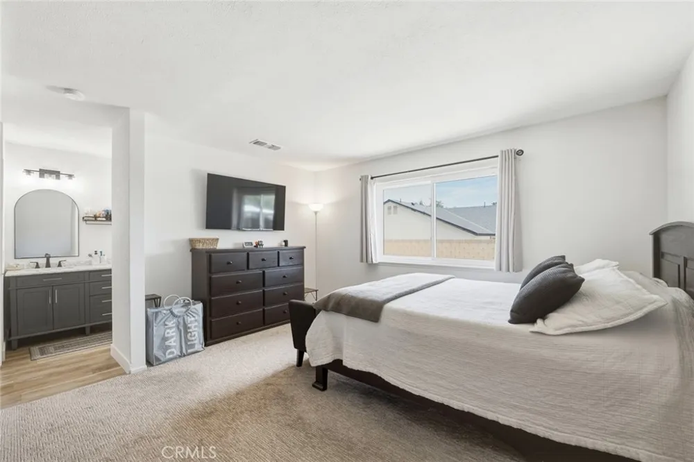 1717 E Avenue R3 Palmdale, CA 93550