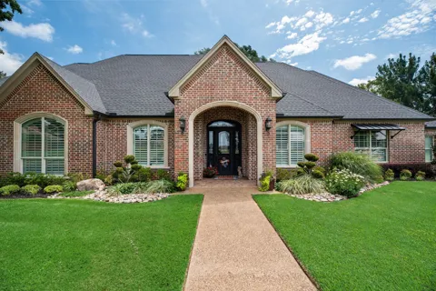 2000 Scott Place