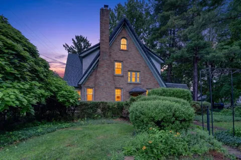 1124 Ashley Drive