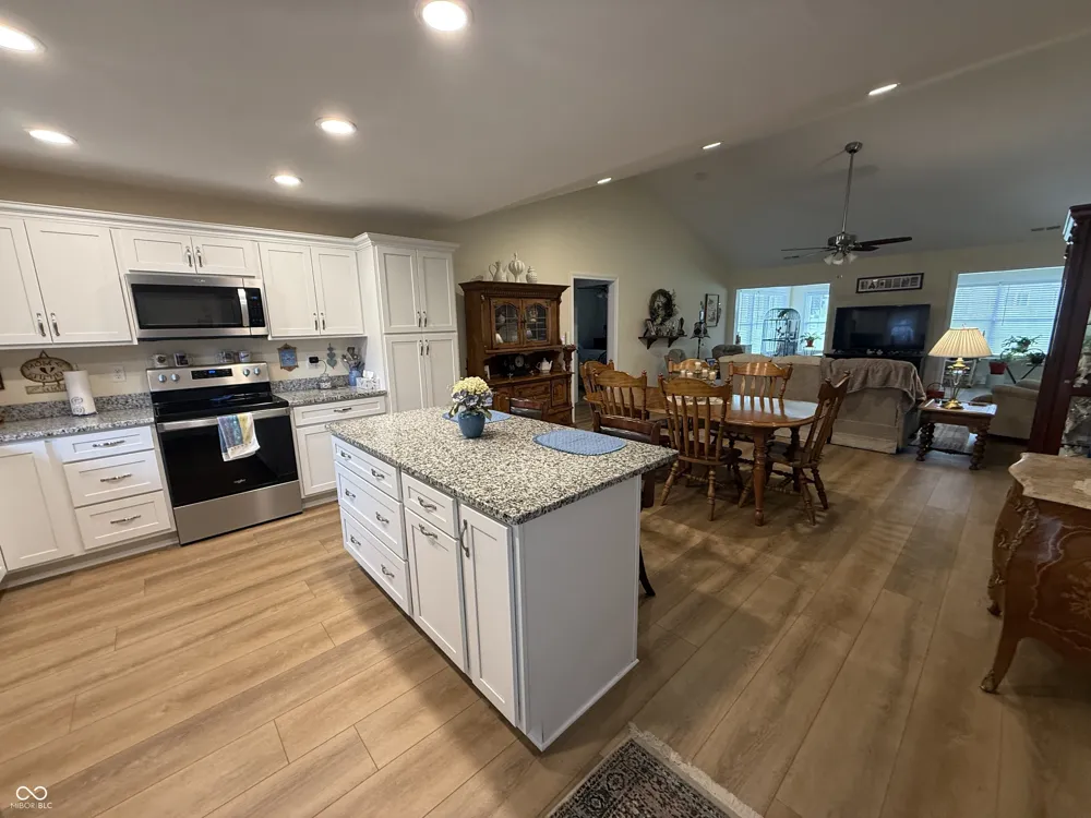 2637 Viceroy Lane Lebanon, IN 46052