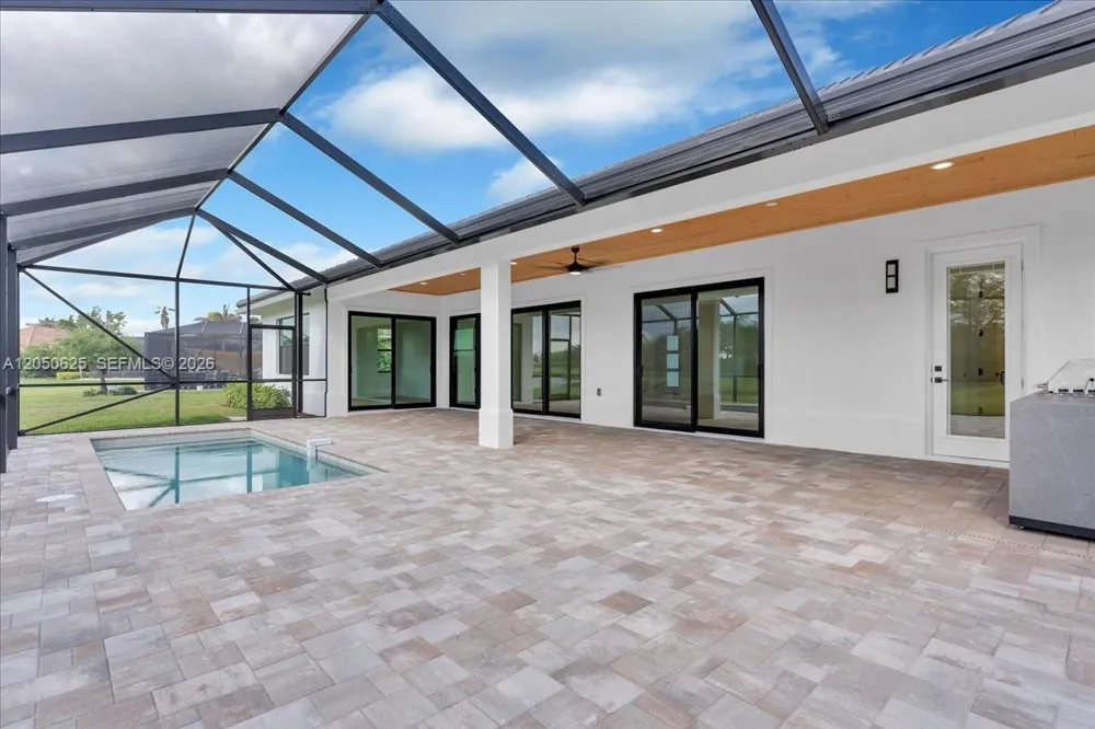 520 Caroline Dr Vero Beach, FL 32968