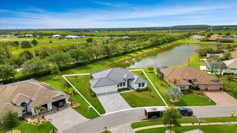 520 Caroline Dr Vero Beach, FL 32968