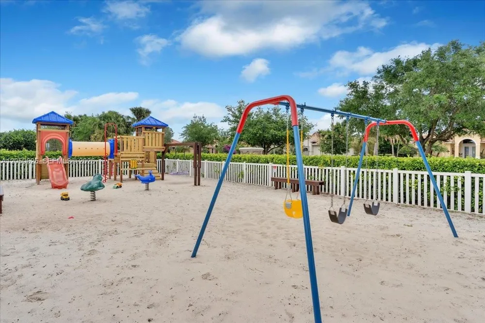 520 Caroline Dr Vero Beach, FL 32968